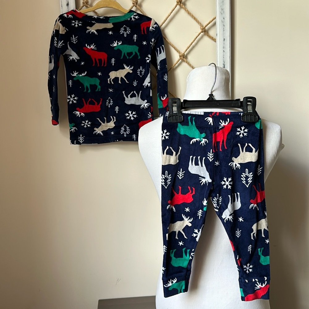 Baby pajama set size 18 months, cat and Jack winter set